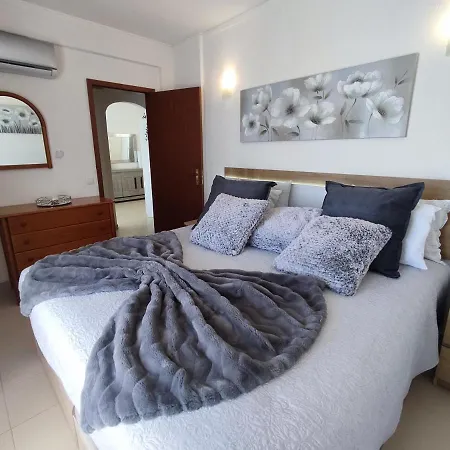 8c Torre - Casas & Papeis Armação de Pêra